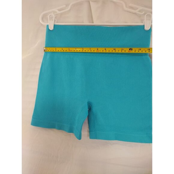Colsie, Women's sports short leggings, size L, NWT, Blue color. - Picture 5 of 6